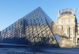 2. Le vaisseau visible du Louvre, la pyramide de l'ego