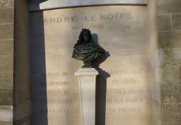 12. André Le Nôtre et autres références bien plus anciennes, à la sortie du Jardin...